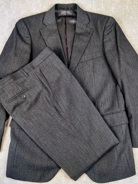 Men's Paul Taylor Wool Dark Grey 2 Btn SUIT Size 40R 34W Slim Fit